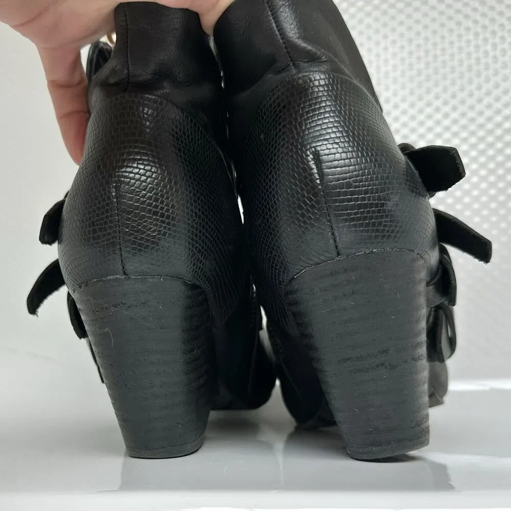 OTBT Lasso Women 8.5 Black Leather Ankle Booties Buckle Straps Biker Goth Rock